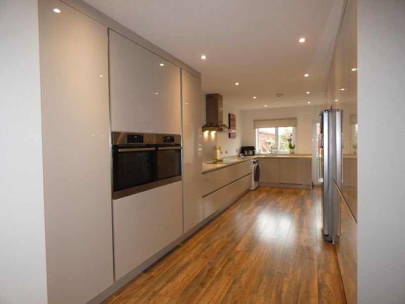 Kitchen- click for photo gallery